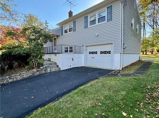 14 Stewart Pl, Spring Valley, NY 10977
