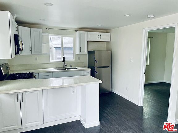5th image of 463 N Ardmore Ave