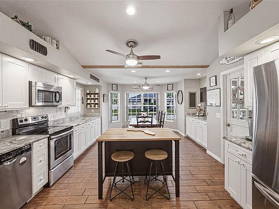 3rd image of 162 OLD NICHOLS CIRCLE