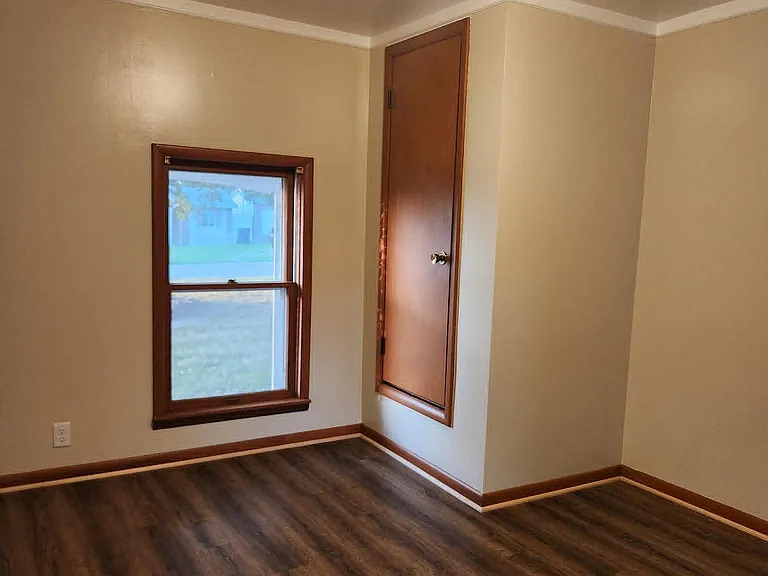 107 E Mockingbird Ln — Photo 19