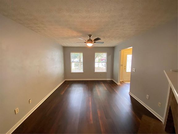 3rd image of 3701 Majestic Dr SW
