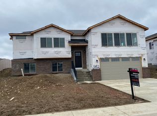 682 Lancelot St, Sheridan, WY 82801