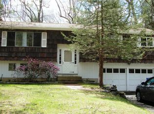 7 Ridgewood Dr, Monroe, CT 06468