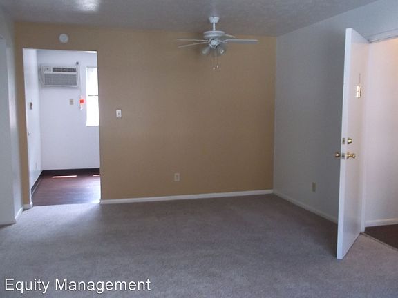 4th image of 280 Maplewood Dr APT 1