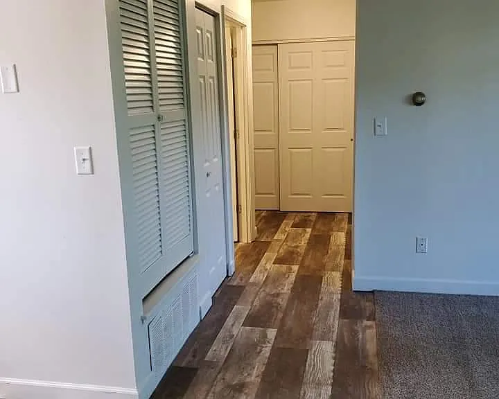 420 S Smith St — Photo 3
