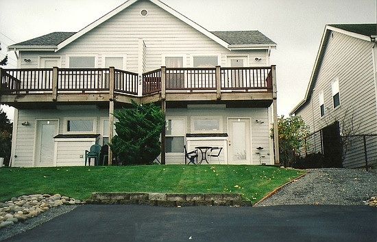 1st image of 522 E 32nd St APT D