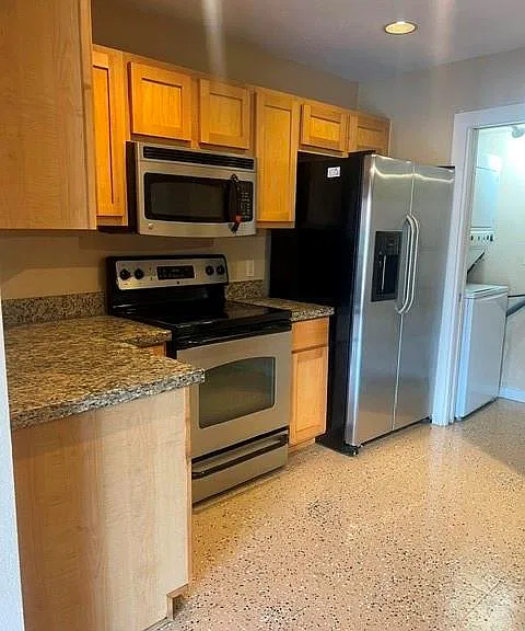 4777 Cedar Springs Rd #7N — Photo 13