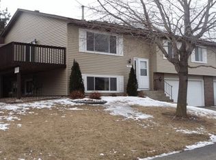 4657 Ridge Cliffe Dr, Eagan, MN 55122