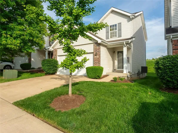 1616 Hurstborough Manor Dr, Hazelwood, MO 63042