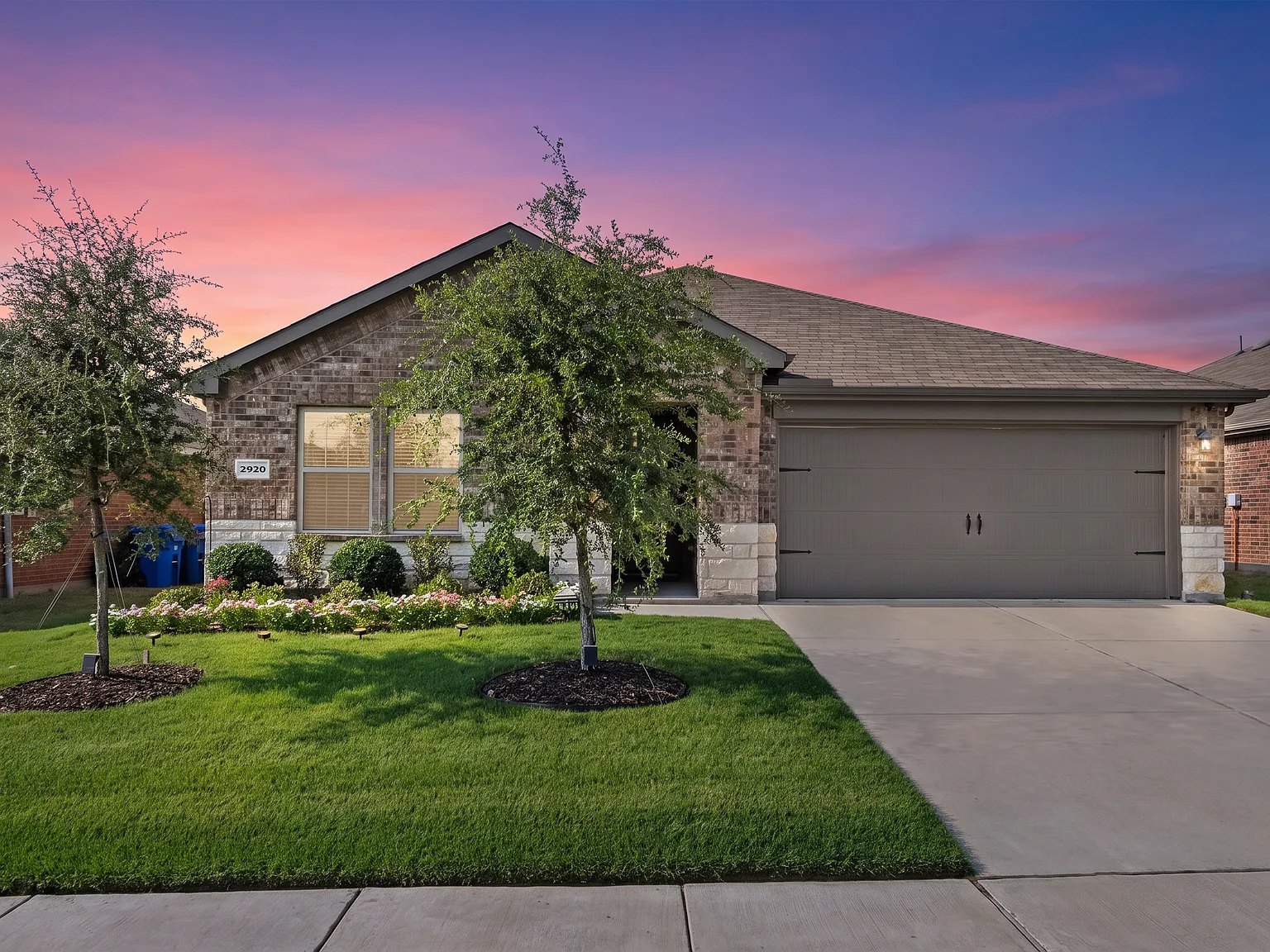 4 bed, 1892 sqft, $2,200 — Photo 2