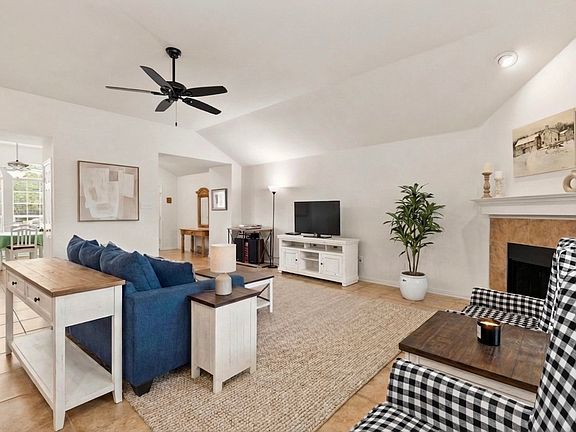 5th image of 901 Langford Ct