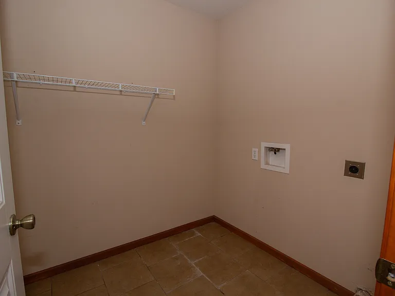 22039 Harlan Ln — Photo 16