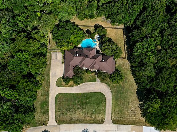 2nd image of 242 Ridgemont Dr