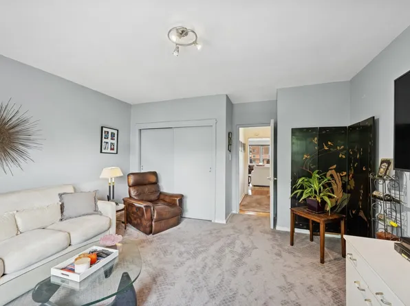 162-41 Powells Cove Boulevard image 17 of 35