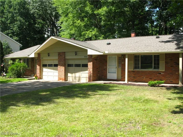 1559 & 1561 Robin Ln, Stow, OH 44224