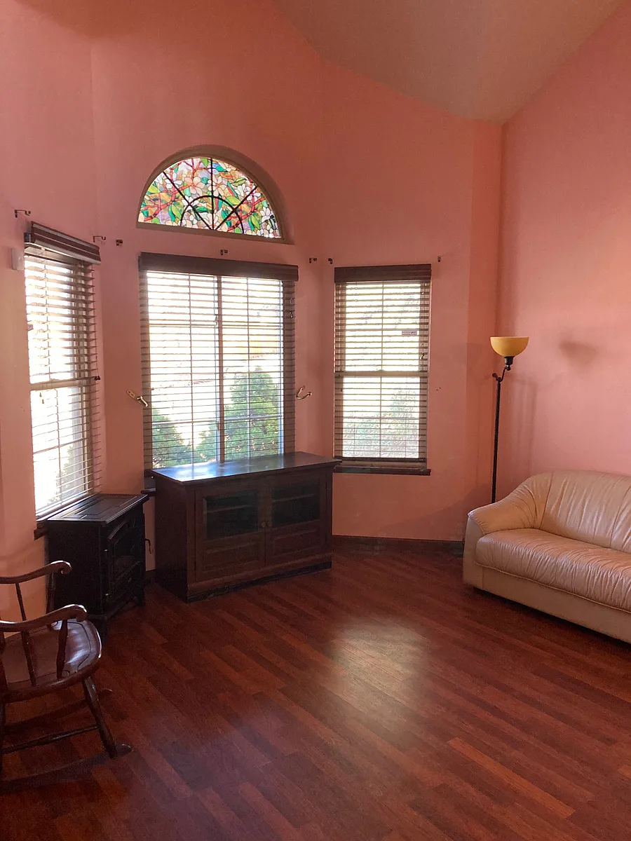 Front Room (15x13)
Large with Vaulted Ceiling - 7545 Hickorywood Dr