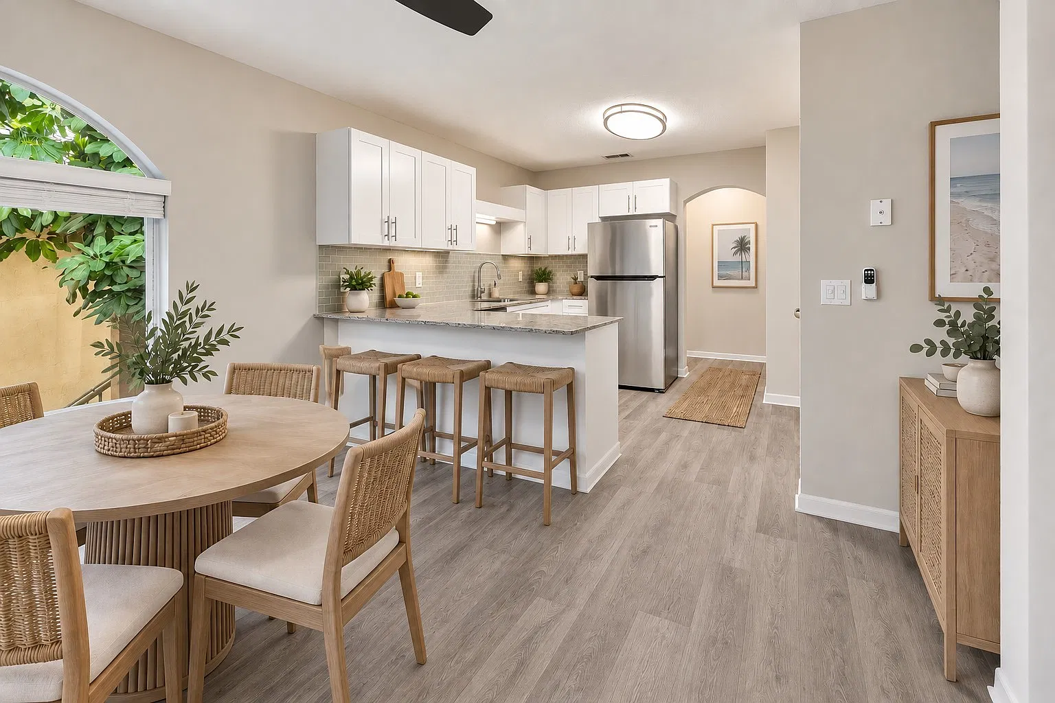 Indian Hills Apartments — Photo 4