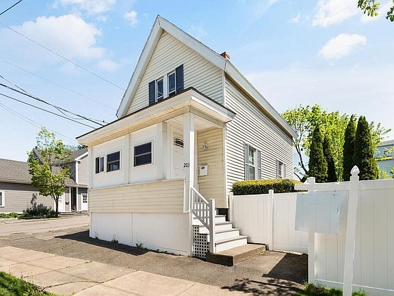 3rd image of 203 Jefferson Ave