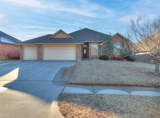316 Summit Crest Ln, Norman, OK 73071