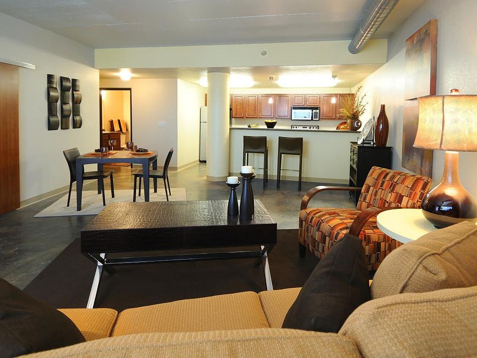 1st image of 1919 University Dr N APT 325