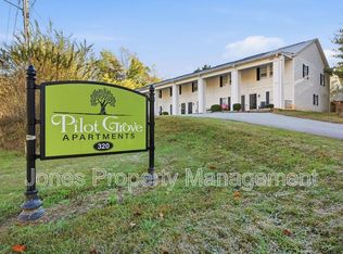 120 W 52nd Byp #A-4, Pilot Mountain, NC 27041
