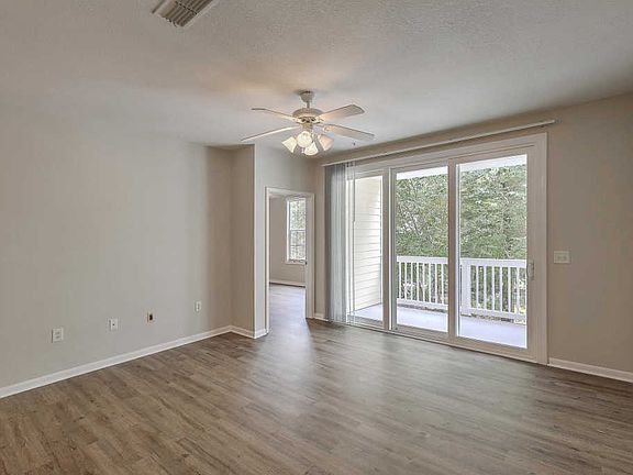 4th image of 60 Fenwick Hall Allee Aly #926