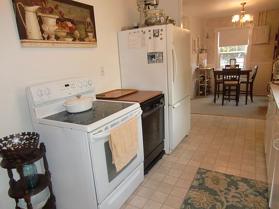 Carriage House kitchen