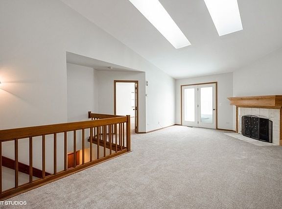 3rd image of 325 Wethington Dr