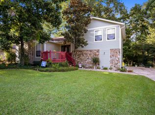 17 Oaklawn Dr, Ocean Springs, MS 39564