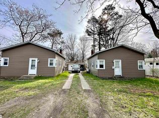 811 & 813 S Division St, Traverse City, MI 49684