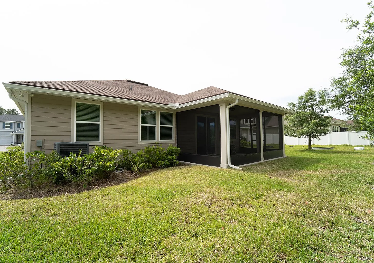 3/2 Treaty Oaks Home for Rent — Photo 4
