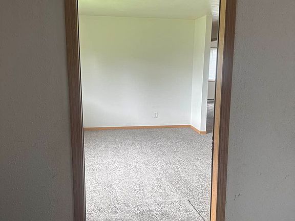 3rd image of 705 Kellogg Ave #8