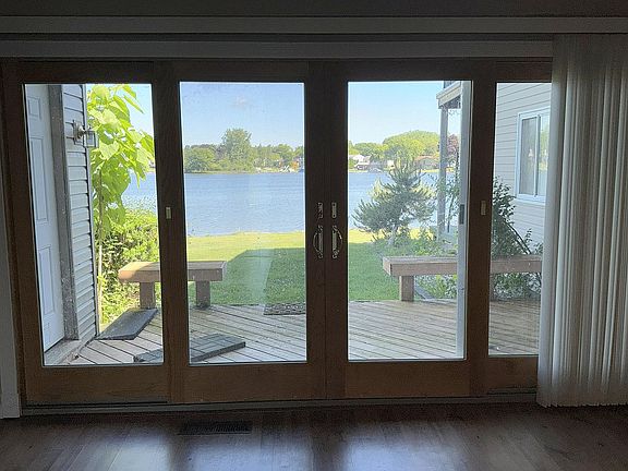 4th image of 4916 Lake Point Dr #18
