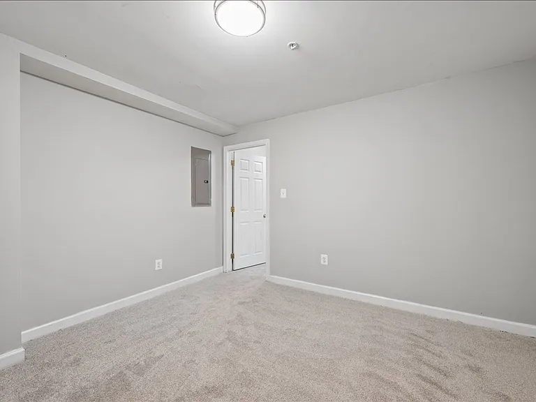 1004 Collindale Ave — Photo 37