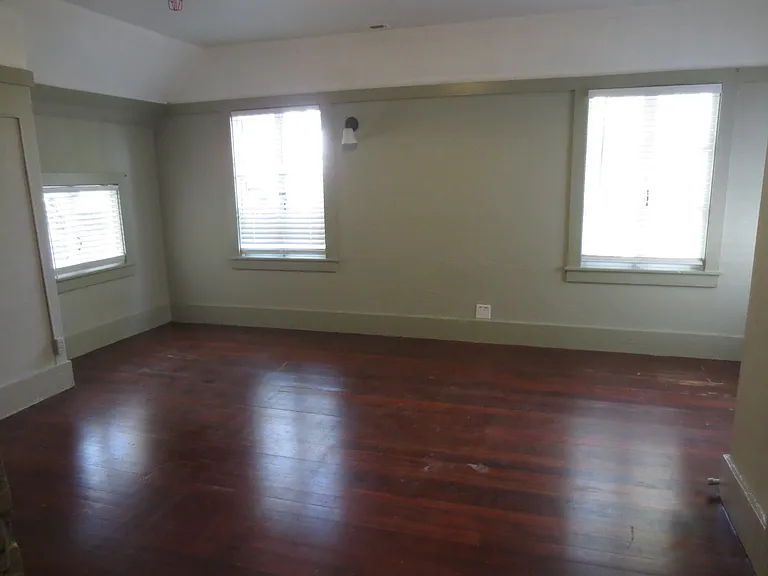 2421 Prospect St #4 — Photo 1