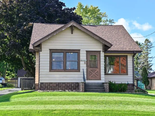 N8341 North STREET, Ixonia, WI 53036