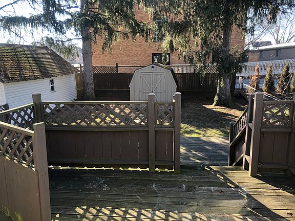 5th image of 212 King St