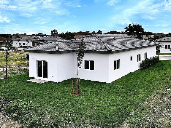 4th image of 24062 SW 116th Ct