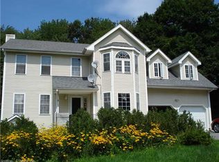 119 Dunham St, Norwich, CT 06360