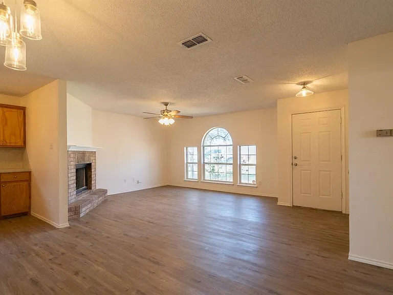 6115 7th Dr — Photo 3