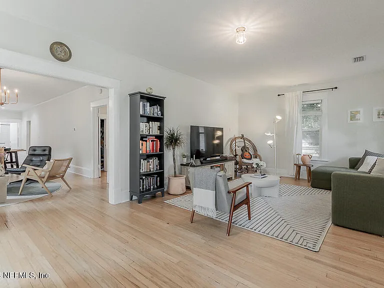2784 Lydia St — Photo 12