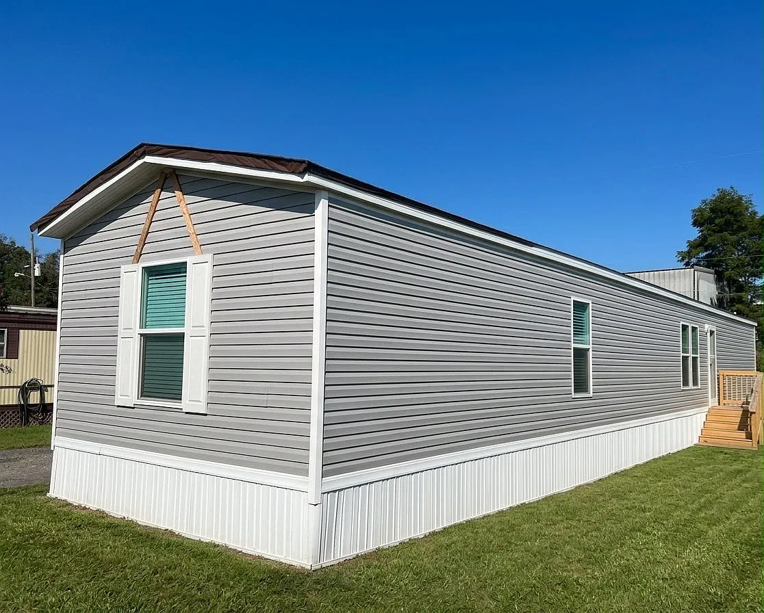 3 bed, 936 sqft, $910 — Photo 3