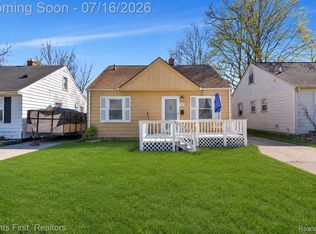 24047 Stanford St, Dearborn Heights, MI 48125