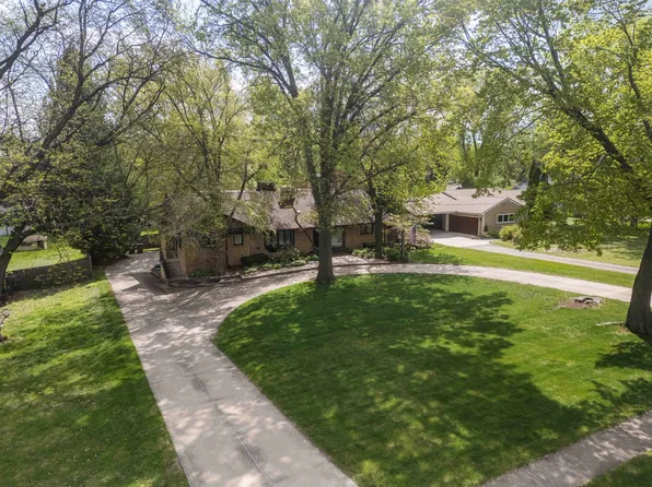 1125 18th St, West Des Moines, IA 50265