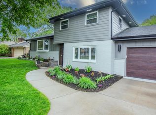 8561 N Greenvale Rd, Bayside, WI 53217