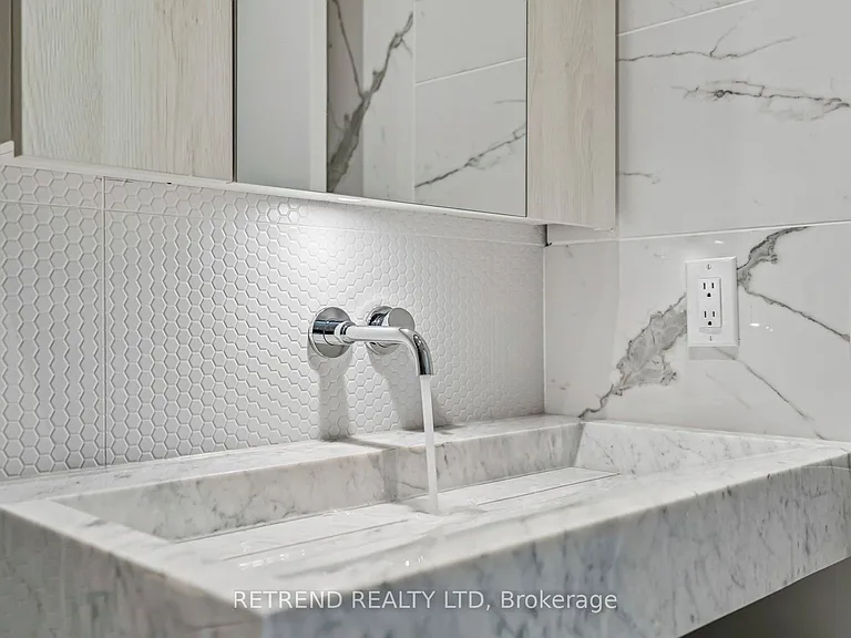 11 Yorkville Ave #5709 — Photo 45