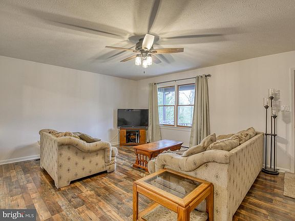 5th image of 111 Dogwood Dr