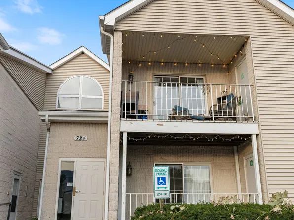 724 N Gary Ave Unit 205, Carol Stream, IL 60188