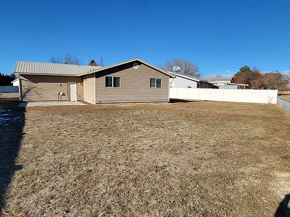 4th image of 1099 Westcliff Dr