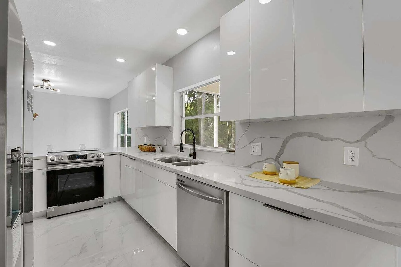 3 bed, 2.5 bath, $3,800 — Photo 4